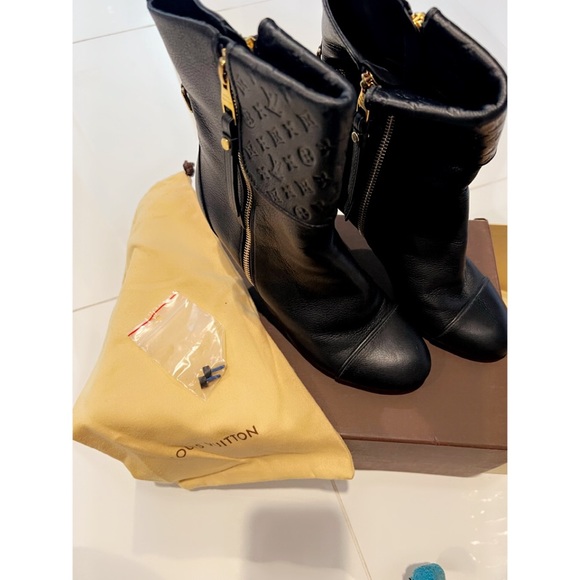 Louis Vuitton Booties - Picture 3 of 11
